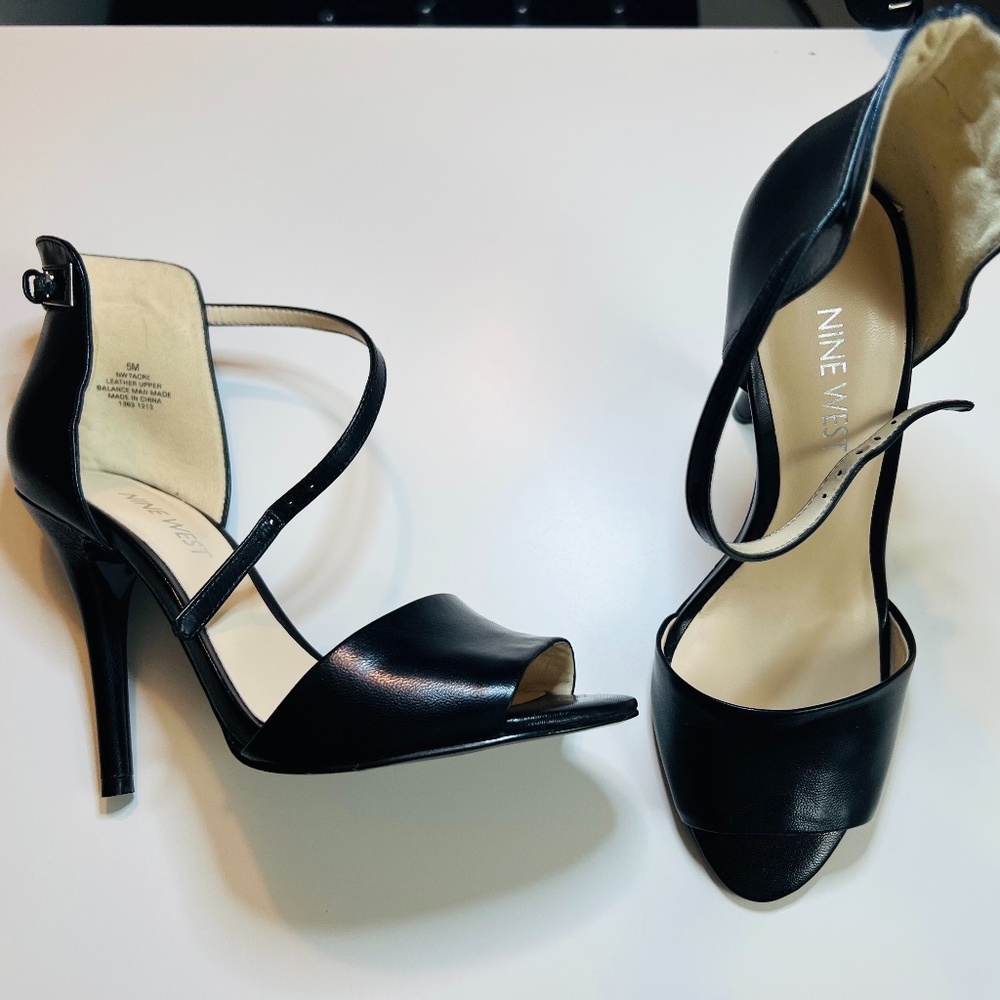 Nine West Strappy Closed Back Leather High Heels Size 5